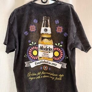 Ripple Junction Black Modelo T-Shirt